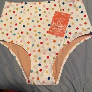 Kortni Jeane bottoms